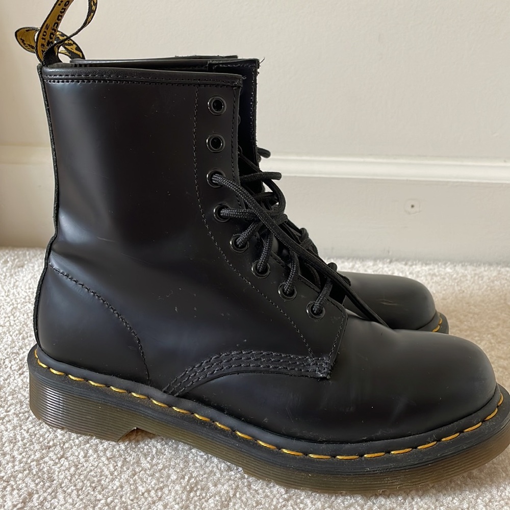 Doc Martins Boot, gently used - image 5